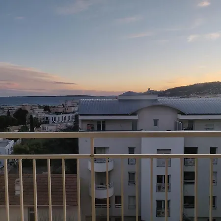 3 Pièces Près Des Plages De Avec Parking *